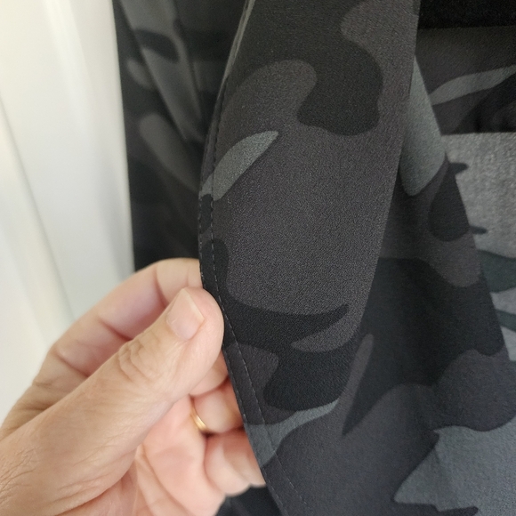 500 Maison Cinqcent Black Camoflauge Open Front Wrap Jacket With Belt Sz Small - Picture 8 of 8